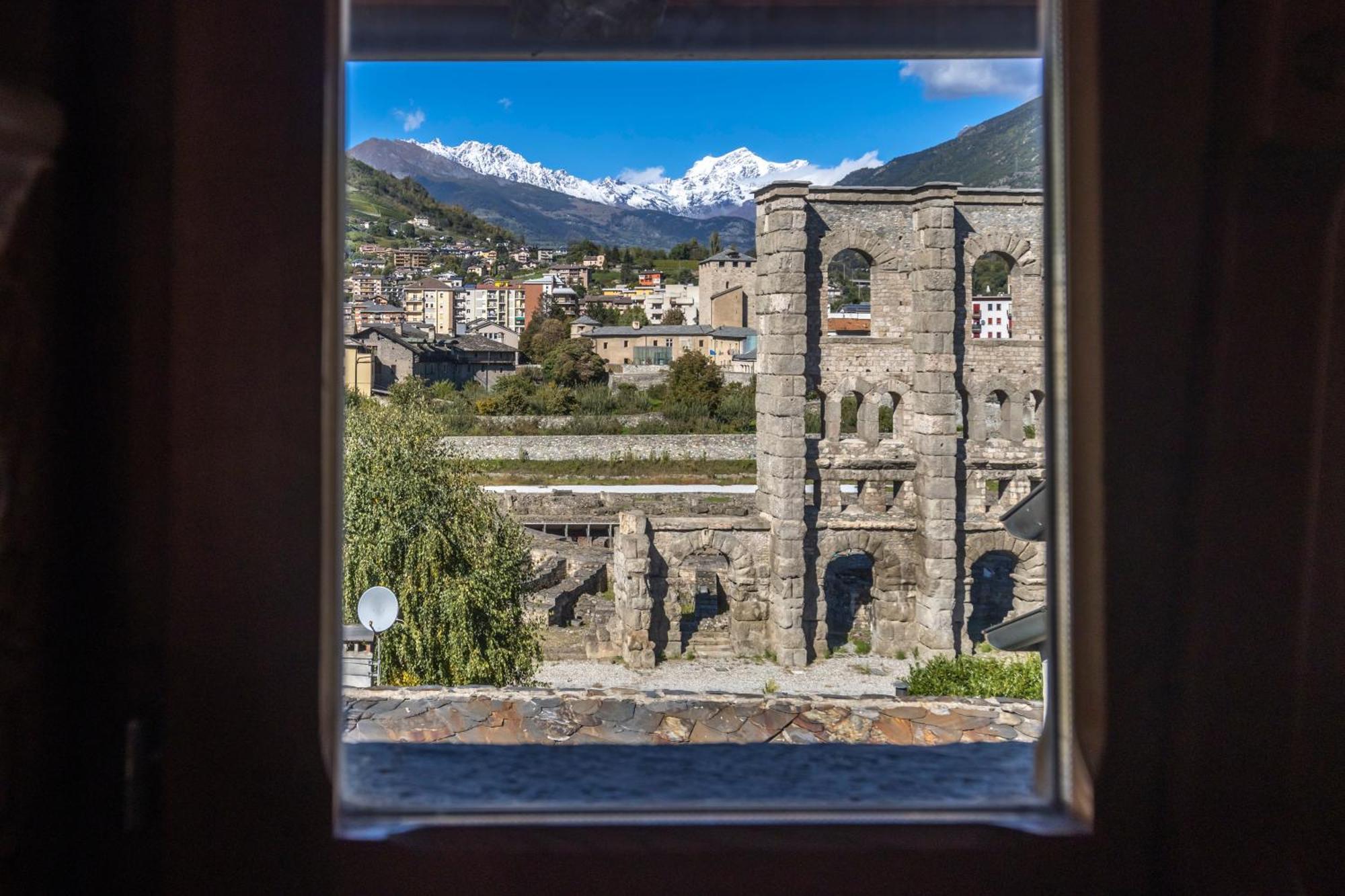 Aosta Con Vista - Appartamento In Centro Exterior photo